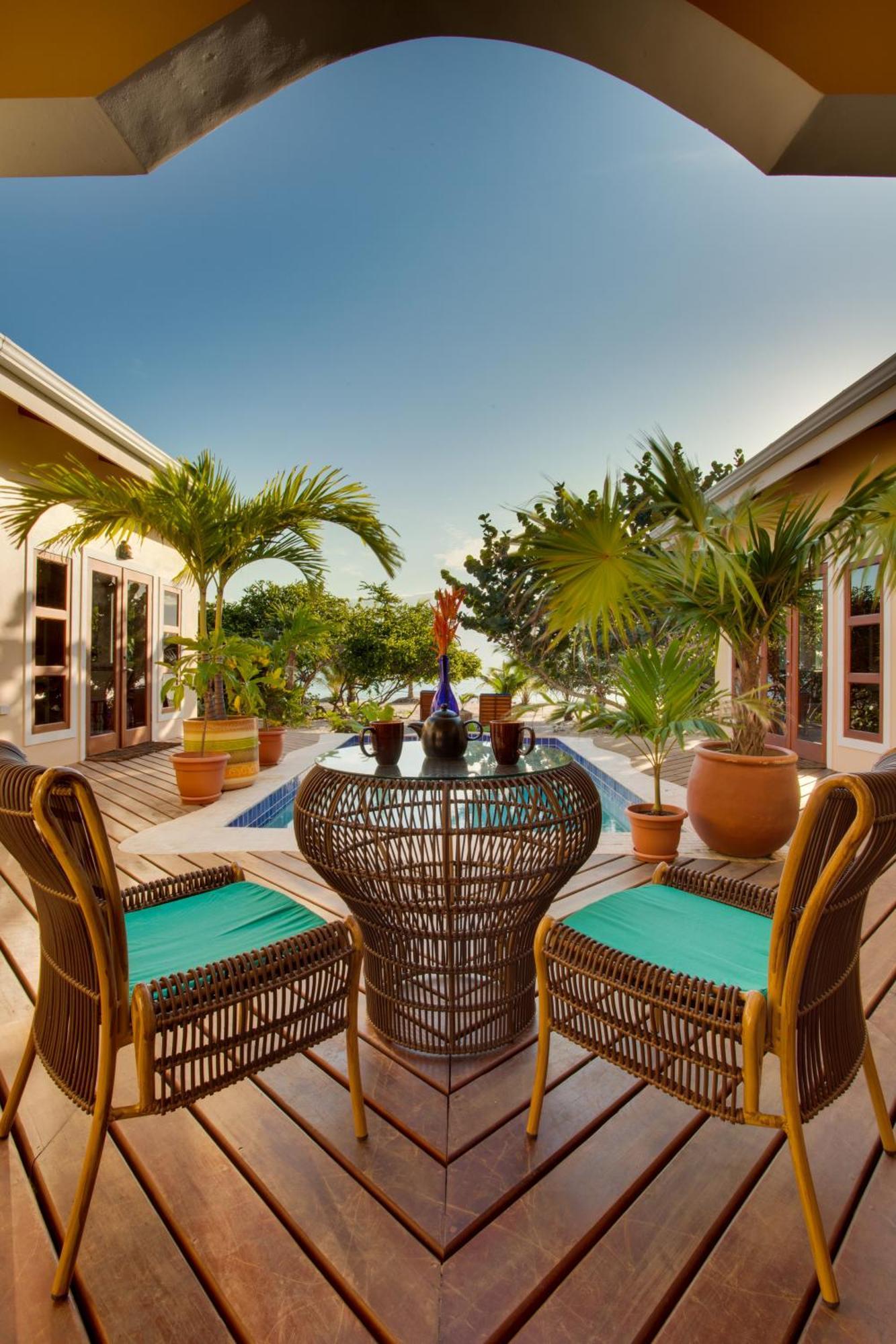 Naia Resort And Spa Placencia Екстериор снимка