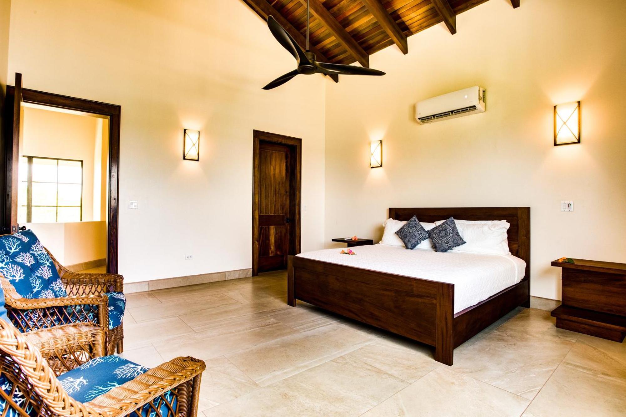 Naia Resort And Spa Placencia Екстериор снимка