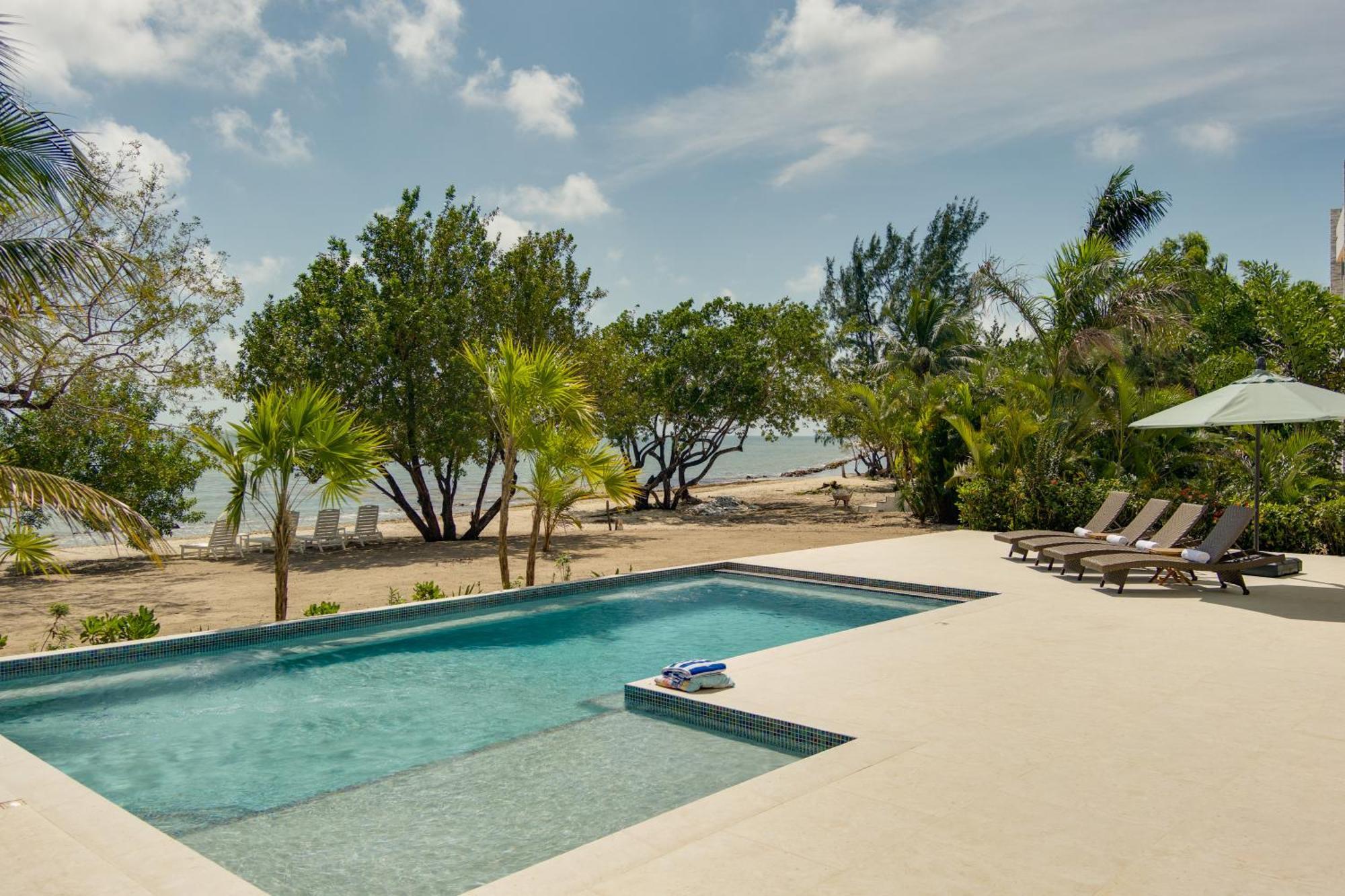 Naia Resort And Spa Placencia Екстериор снимка